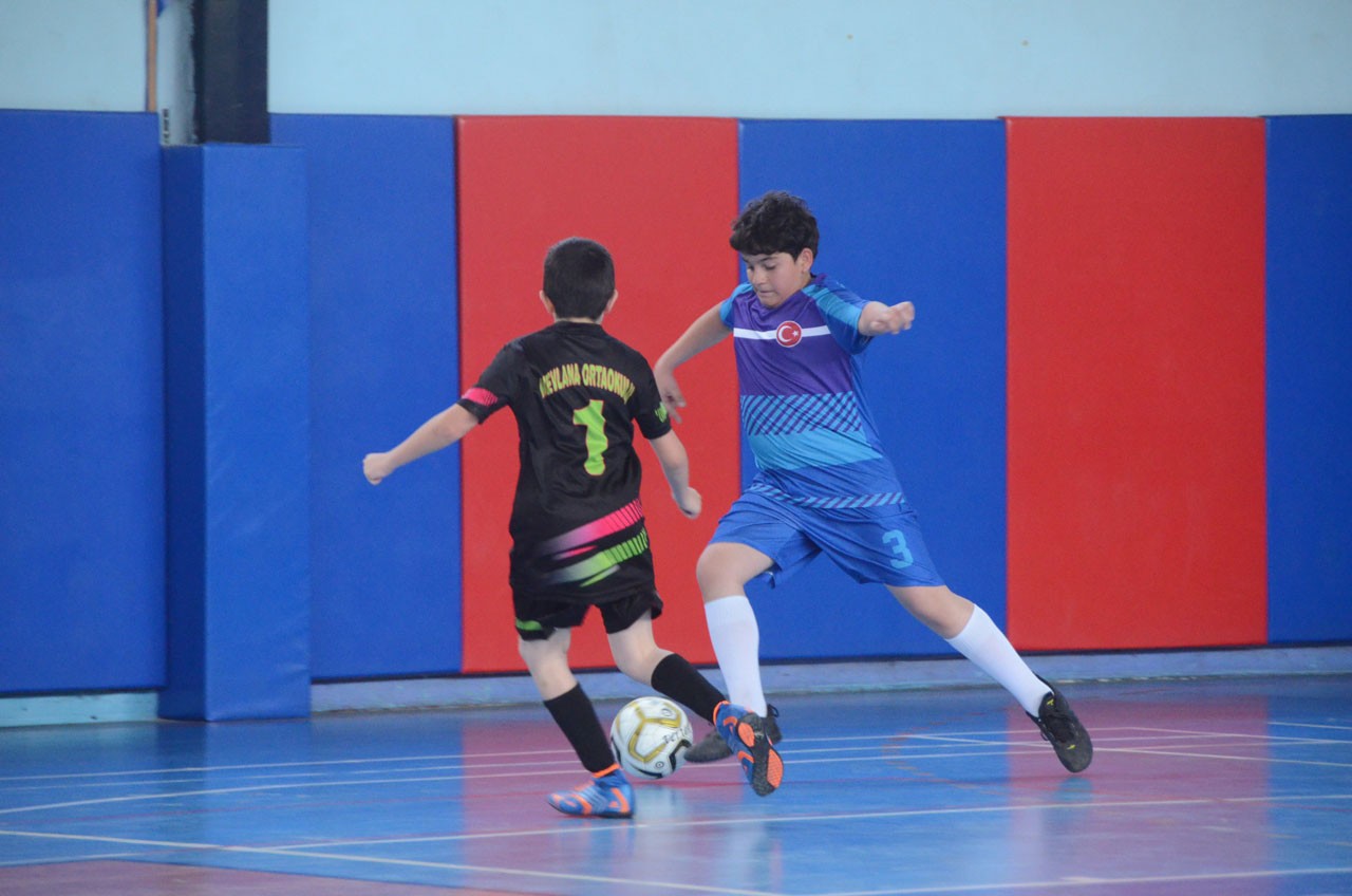 FUTSAL MAÇLARI DEVAM EDİYOR