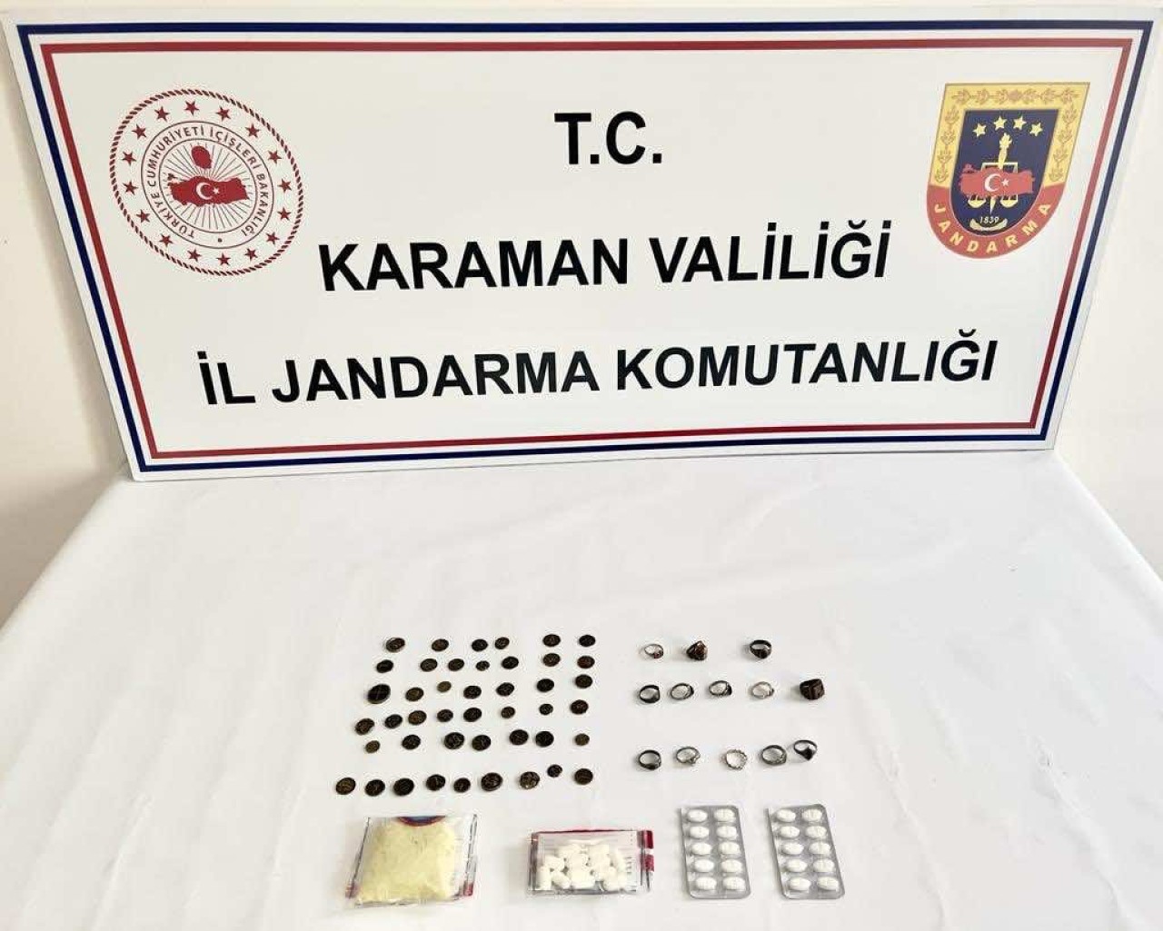 Jandarmadan Tarihi Eser ve Uyuşturucu Operasyonunda 3 Gözaltı