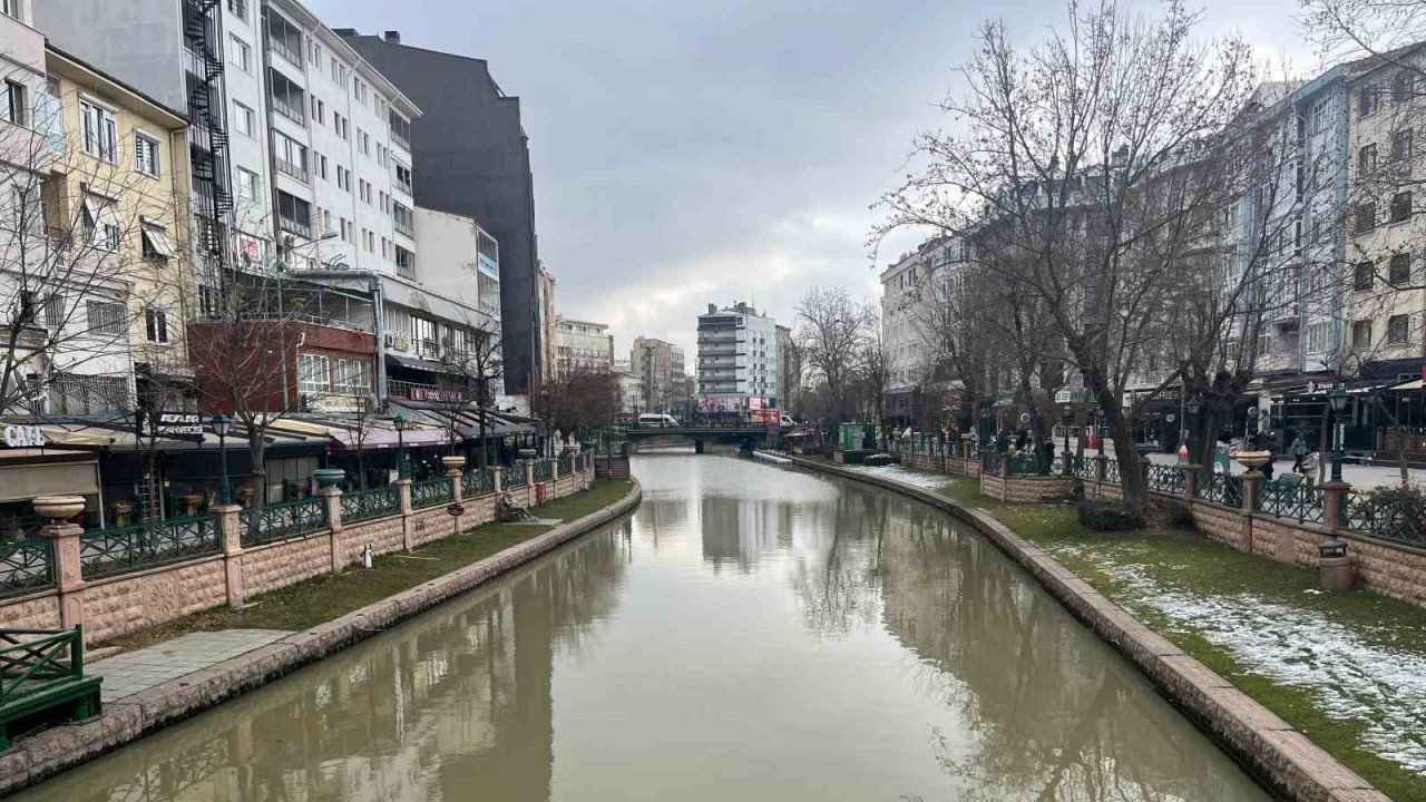 Porsuk Çayı’ndaki Su Seviyesi Attı