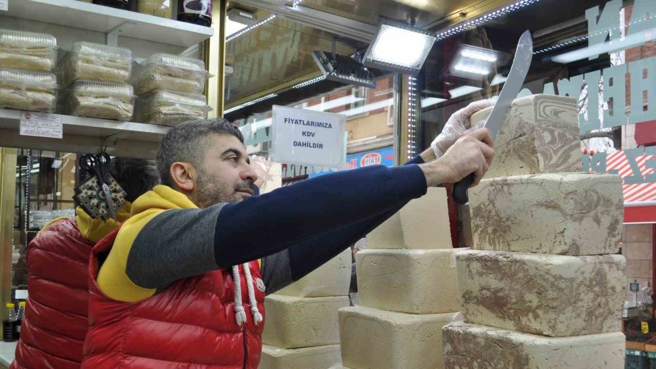 Tahin Helvası Yoğun İlgi Görüyor