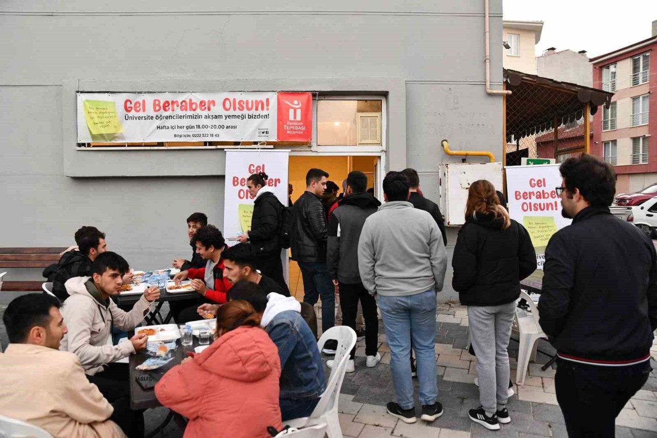 Üniversiteli öğrenciler Başkan Ataç’a teşekkür etti