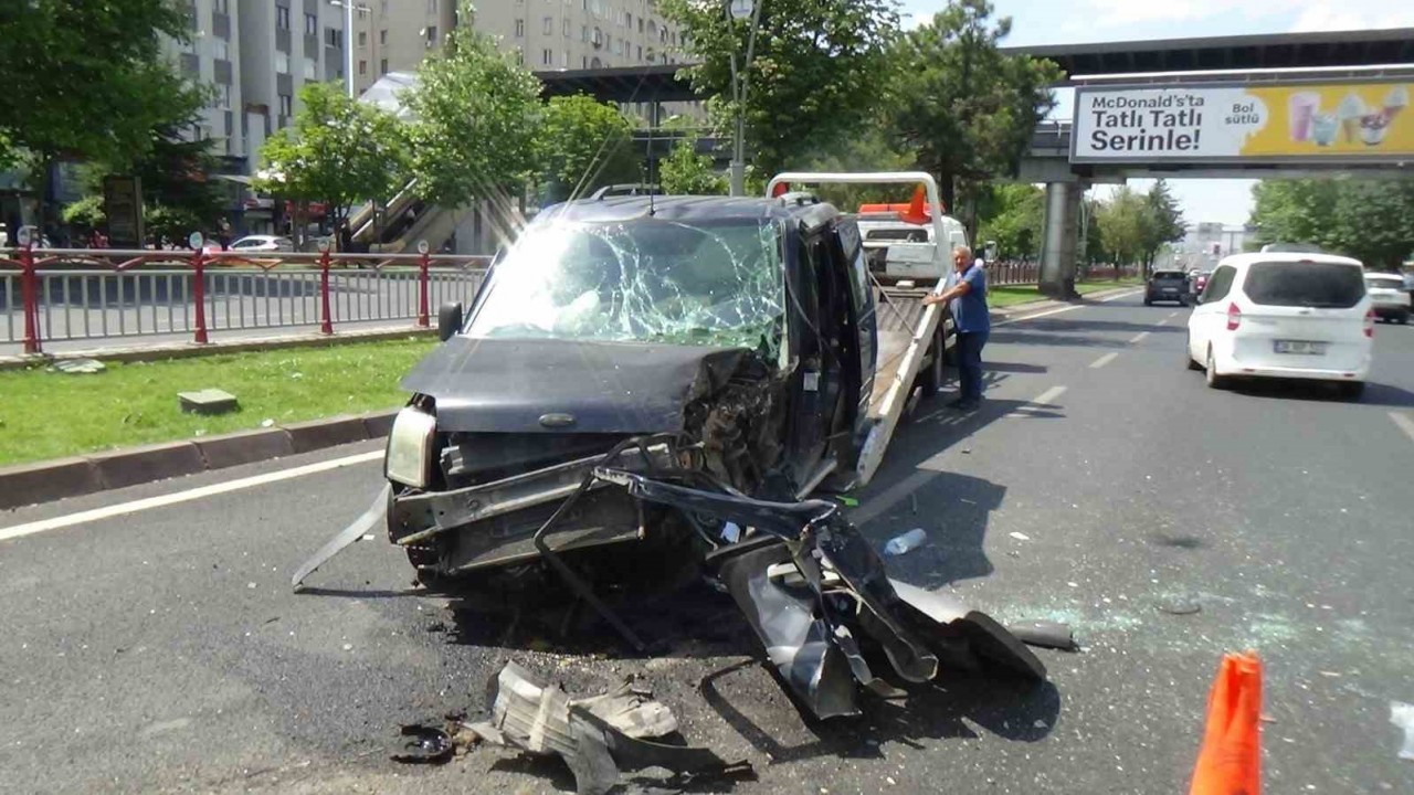 Kayseri'de Trafik Kazası: 2 Yaralı