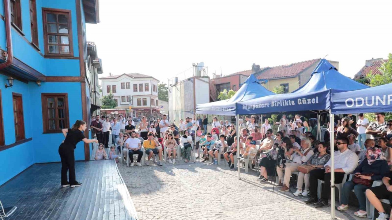 Odunpazarı’nda pandomim gösterisi büyük ilgi gördü