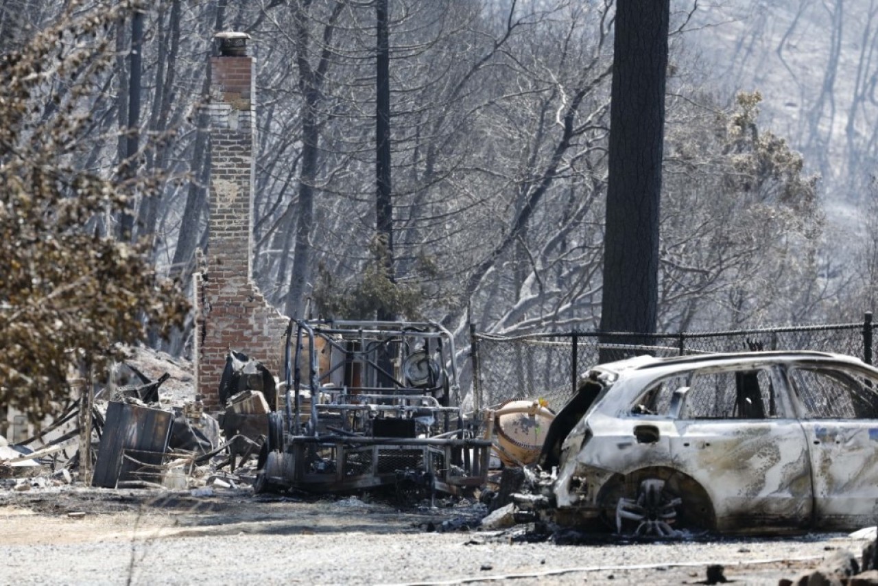 California'da Tarihin En Büyük 6. Yangını: 373 Bin Dönüm Kül Oldu