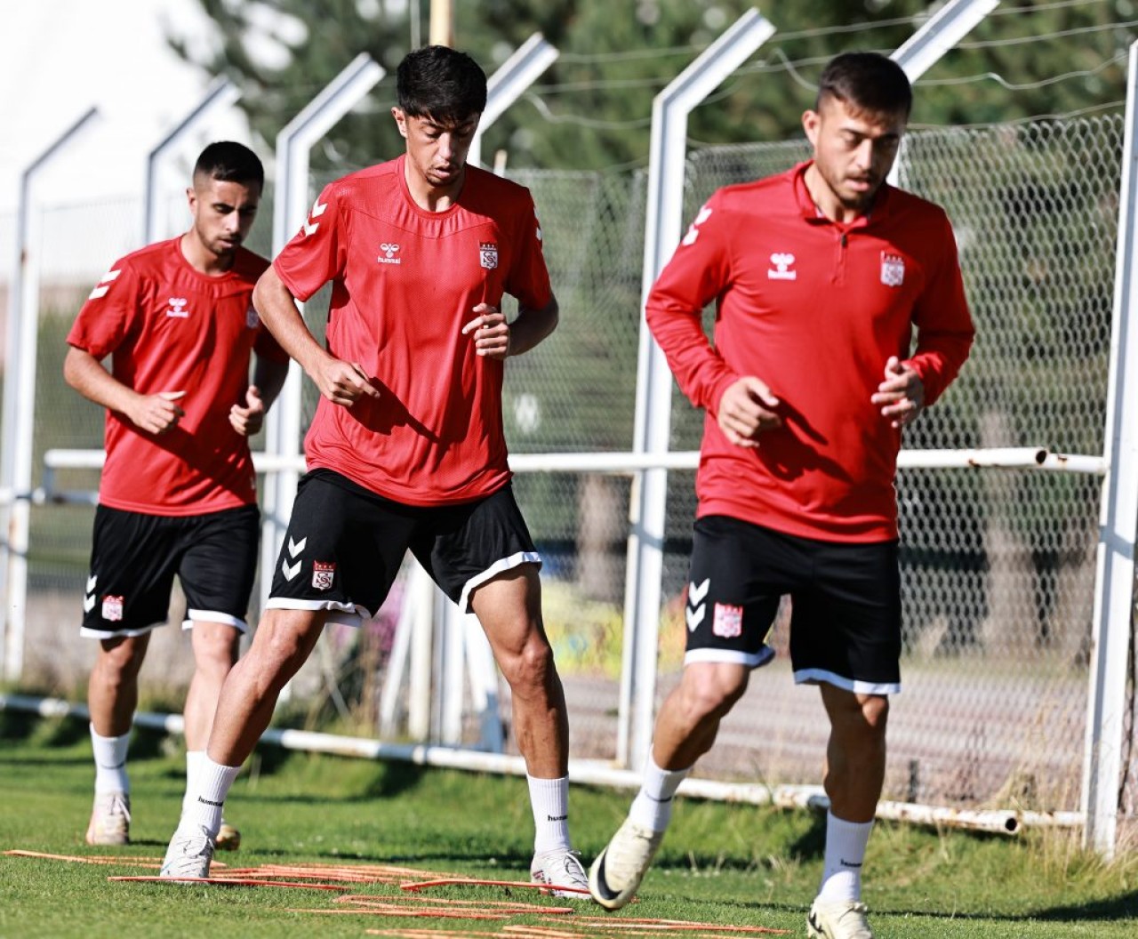 Sivasspor,  Erzurum Kampı Sonrası Tesislerde Toplandı