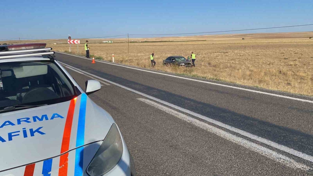 Konya’da Şarampole Uçan Otomobilin Sürücü ve Yolcuları Yaralandı