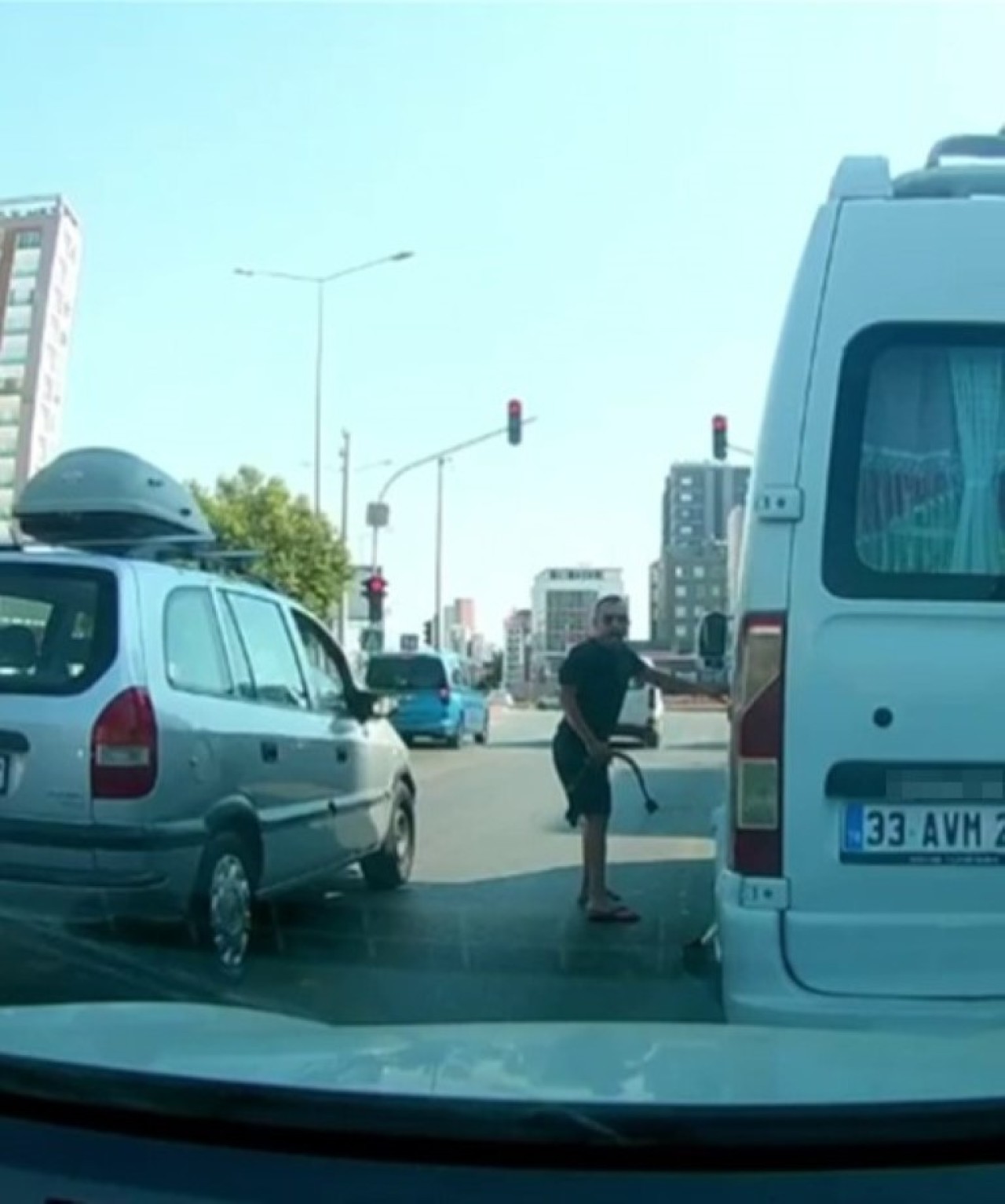 Mersin’de Minibüs Şoföründen Halatlı Saldırı