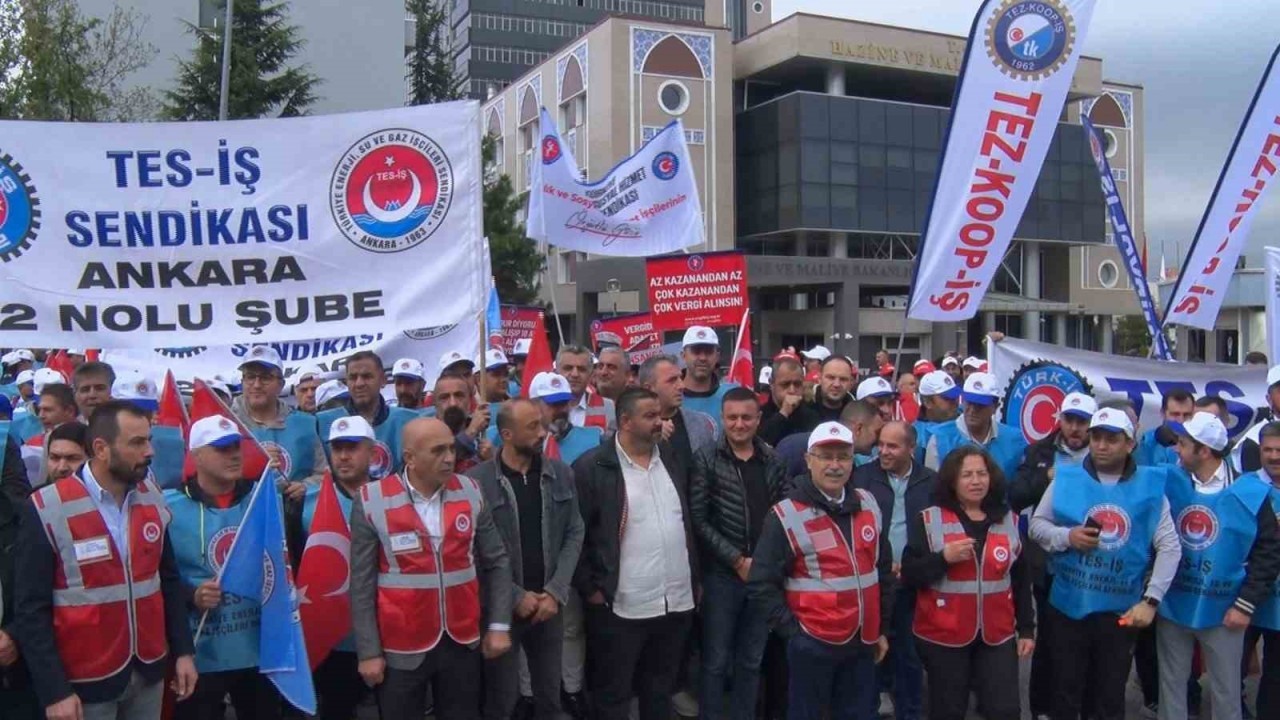 İşçiler Hazine ve Maliye Bakanlığı Önünde Eylem Yaptı: “Zordayız,  Geçinemiyoruz”