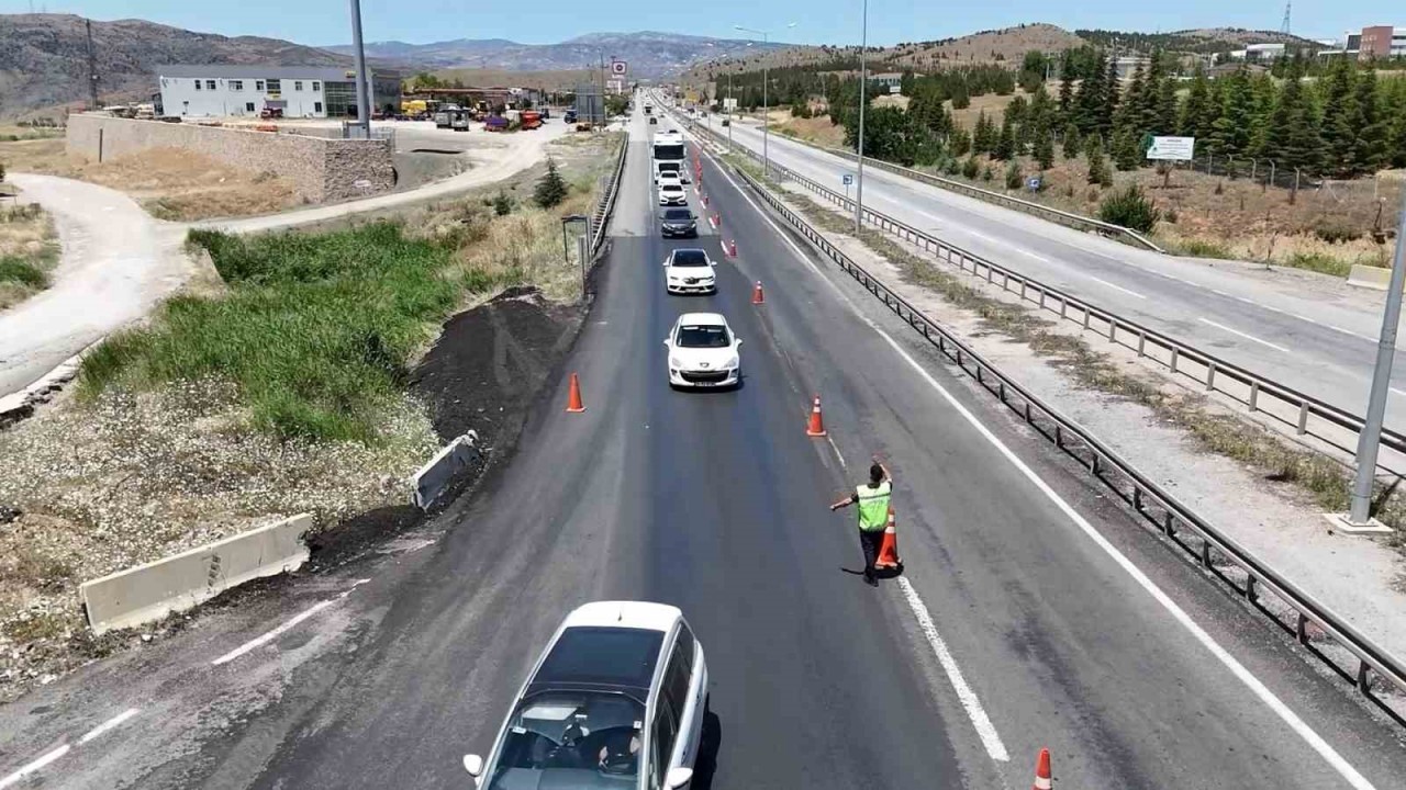 Kırıkkale’de Yolcu Otobüsünde Sentetik Ecza Yakalandı: 3 Şahıs Tutuklandı