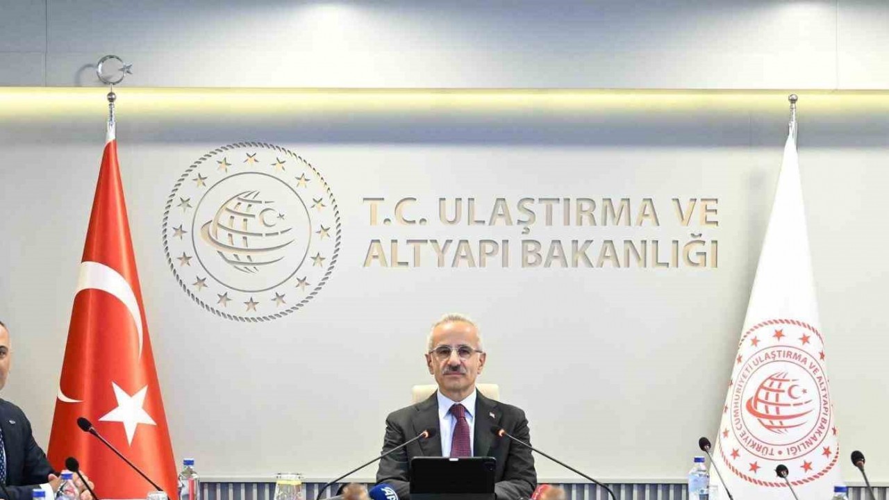 Ulaştırma ve Altyapı Bakanı Uraloğlu: Türk Bayraklı Gemilerin Güvenlik Seviyesi Yükseltildi