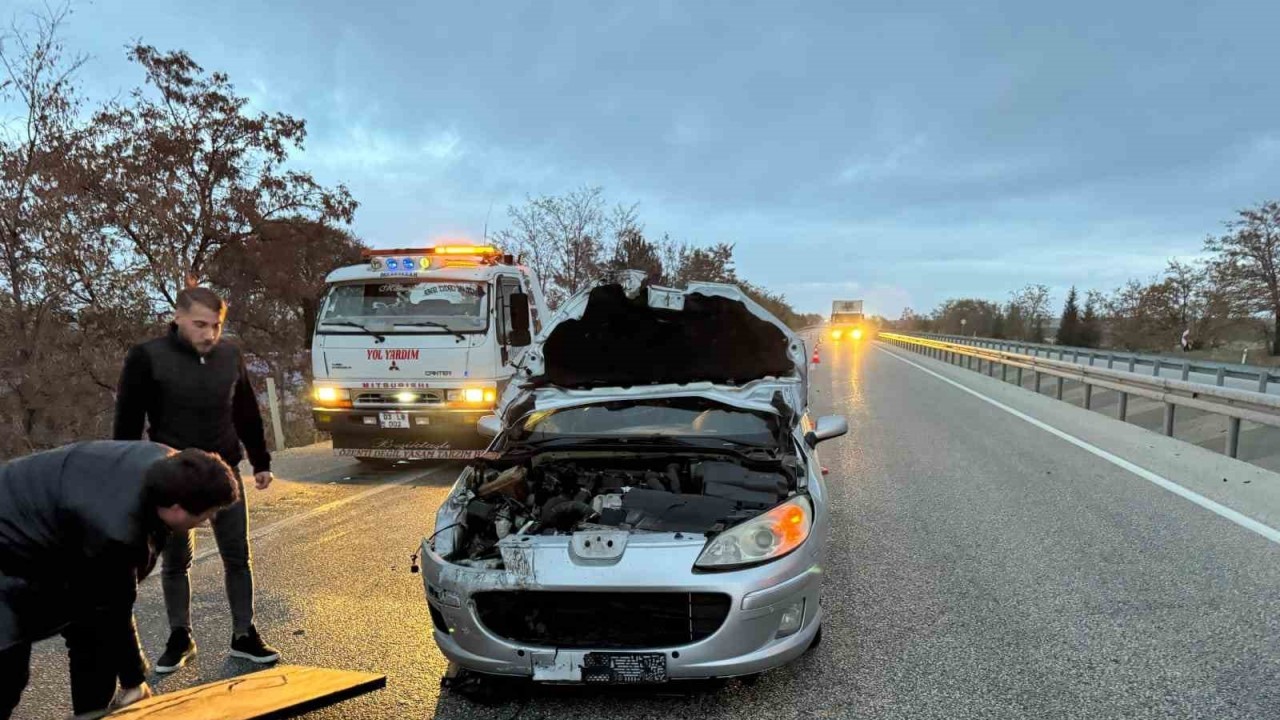 Afyonkarahisar’da Trafik Kazası: 2 Yaralı