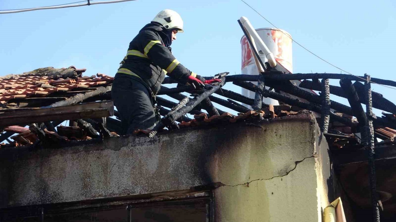 Aksaray’da Korkutan Yangın: 7’si Çocuk 9 Kişi Dumandan Etkilendi