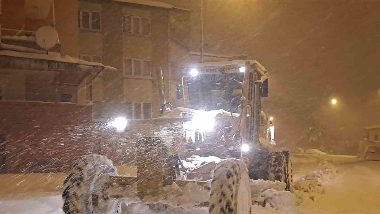 Bayburt’ta Kar Kalınlığı 80 Santimetreye Ulaştı