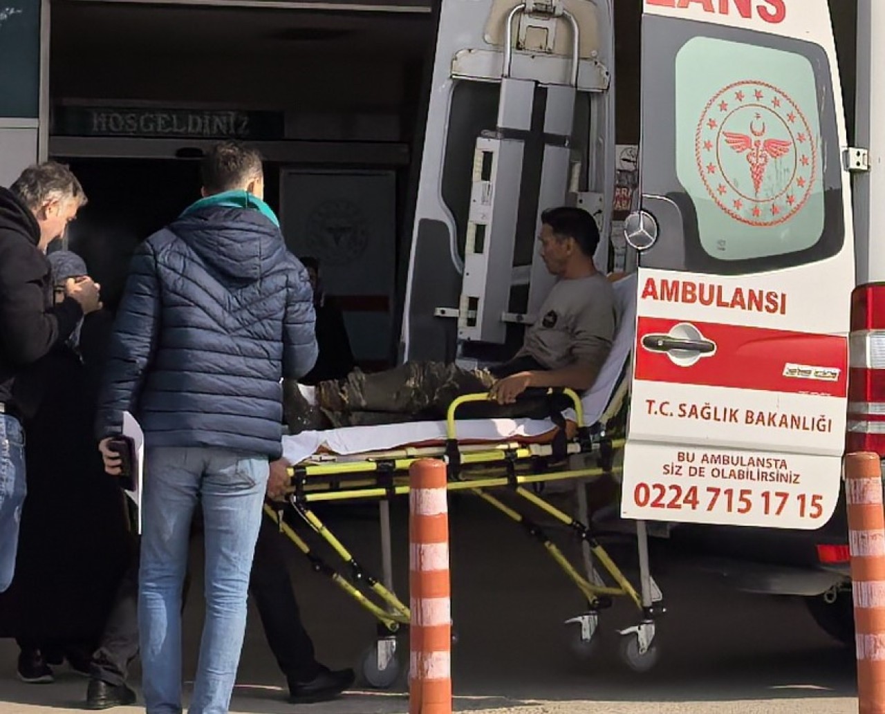 Bursa'da Odun Keserken Motorlu Testereyle Ayağını Kesti