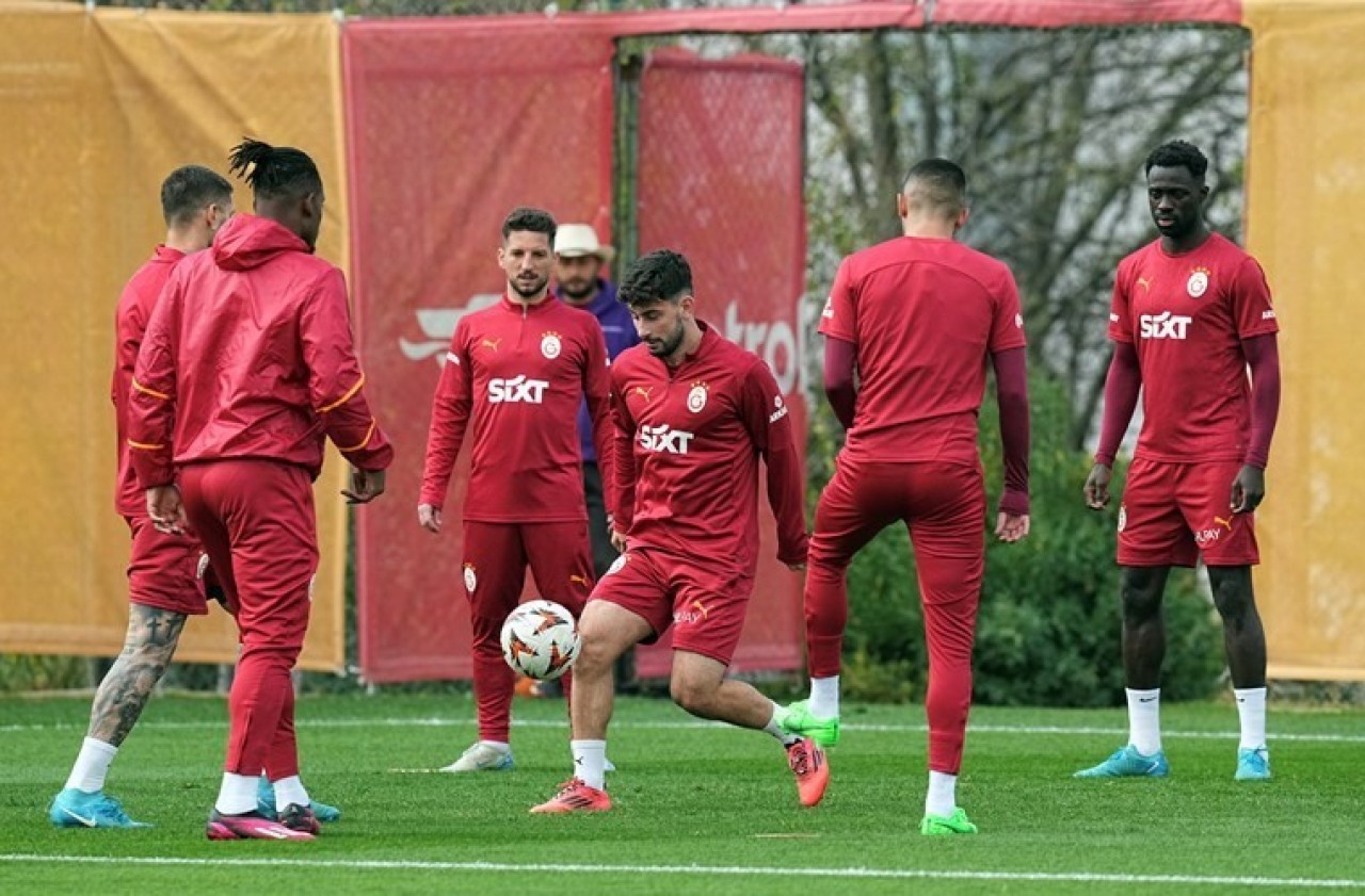 Galatasaray,  Tottenham Maçı Hazırlıklarını Sürdürüyor