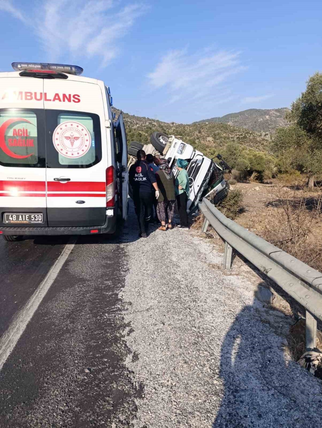 Muğla'da Tırın Devrilmesi Sonucu Bir Kişi Yaralandı