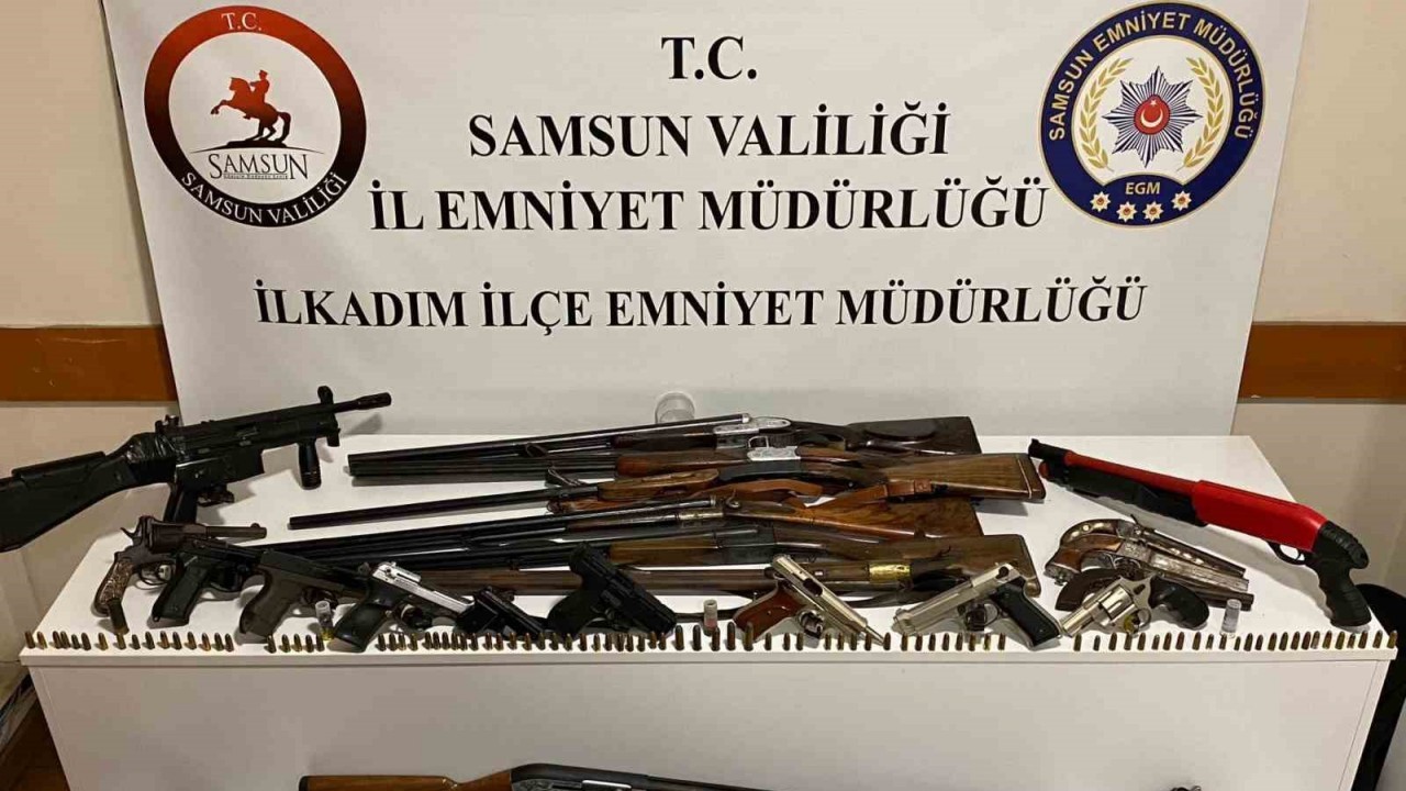 Samsun’da İki Evde Yapılan Aramada Çok Sayıda Silah Ele Geçirildi