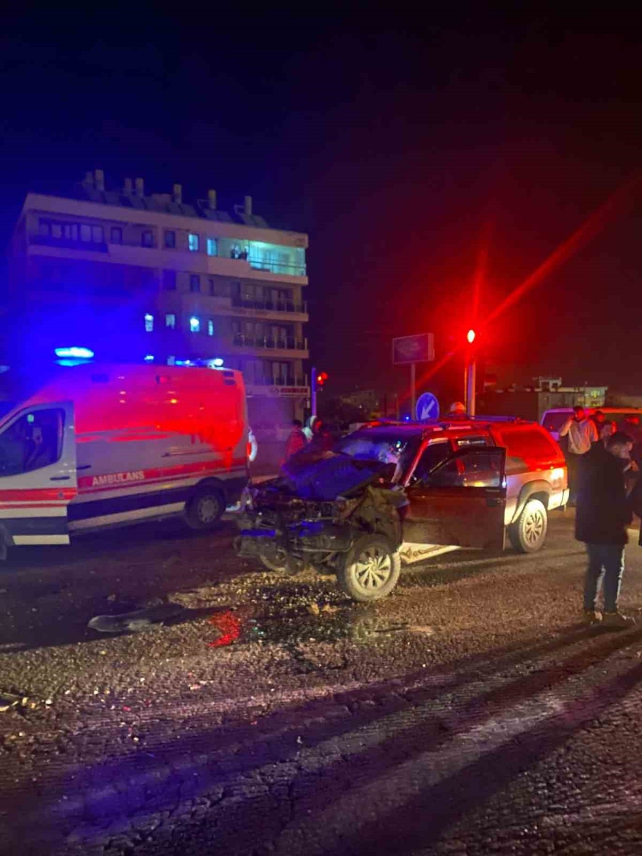 Konya'da Pikap Tırın Dorsesine Çarptı: 2 Yaralı