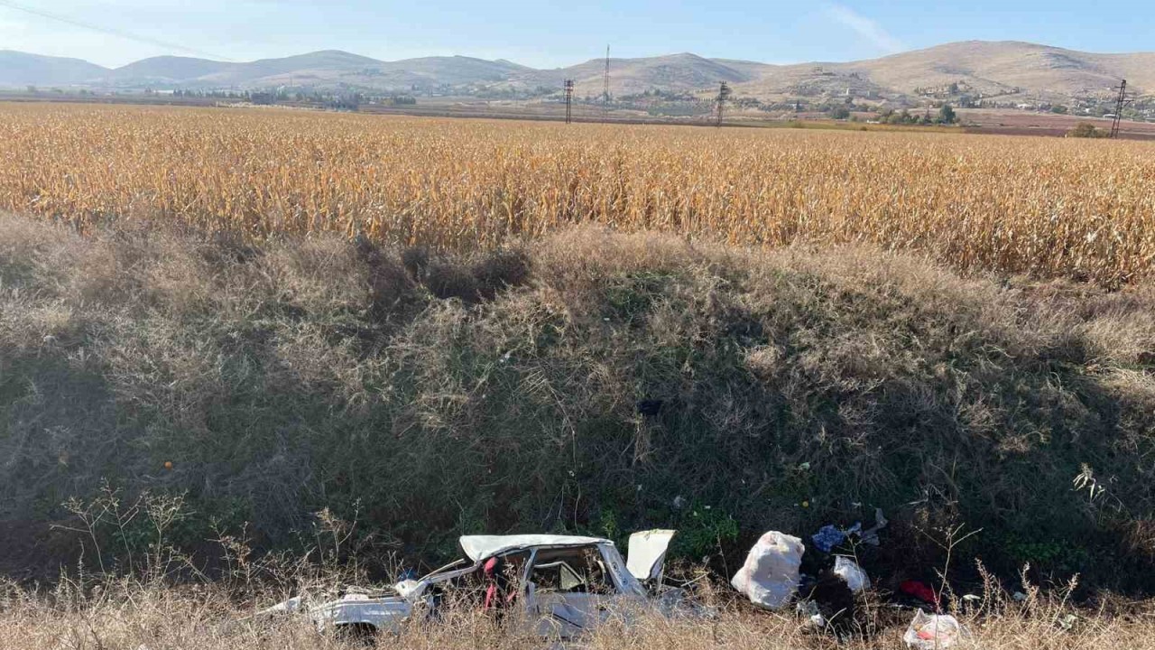 Şanlıurfa’da Sulama Kanalına Devrilen Otomobilde 5 Yaralı