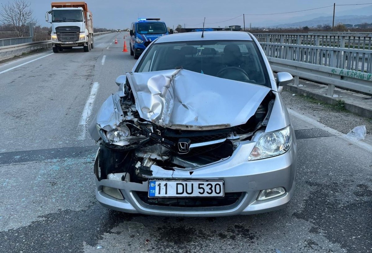 Salihli'de Trafik Kazası: 4 Yaralı