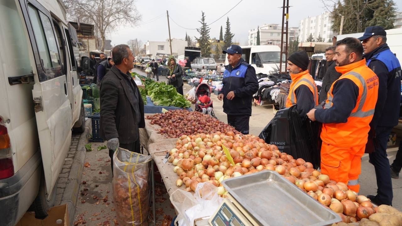 Adıyaman Belediyesi Semt Pazarlarında Çevre Temizliği İçin Yeni Uygulama Başlattı