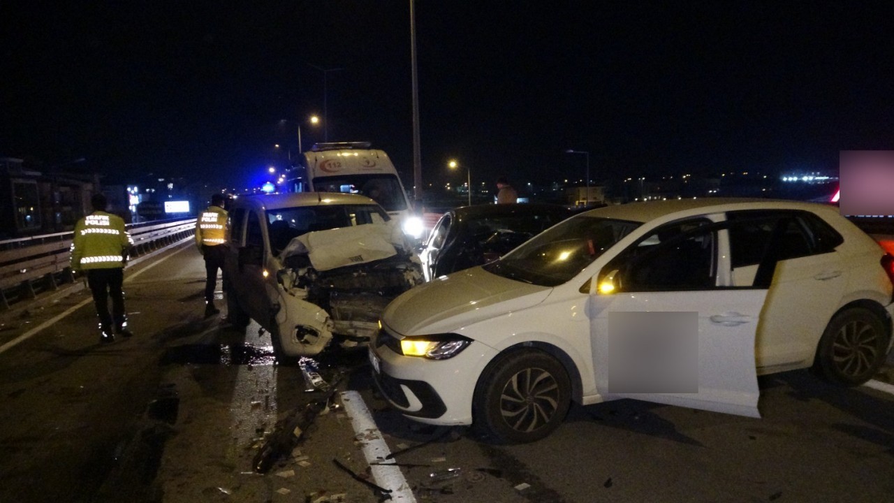 Manavgat’ta Zincirleme Trafik Kazası: 3 Yaralı