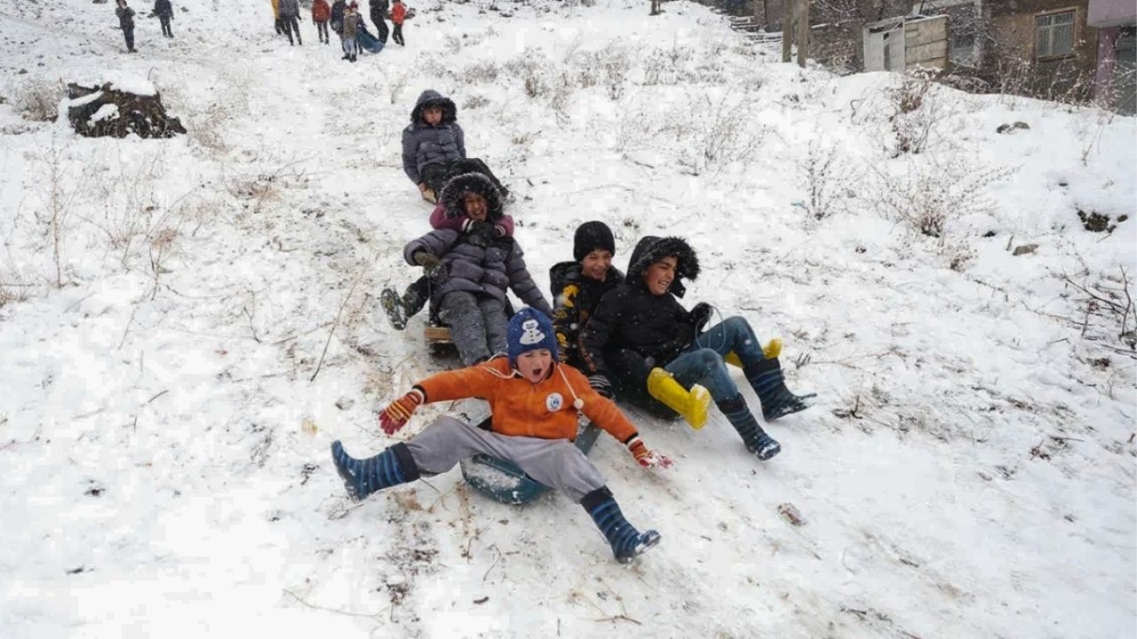 Nevşehir’de Yarın Okullar Tatil Mi? 5 Şubat Çarşamba Taşımalı Eğitime Ara Verildi!