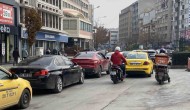 Eskişehir’de Binanın Yıkımı Nedeniyle Şair Fuzuli Caddesi Trafiğe Kapatıldı