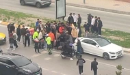 Kırmızı Işıkta Çarpan Motosikletli Hastaneye Kaldırıldı