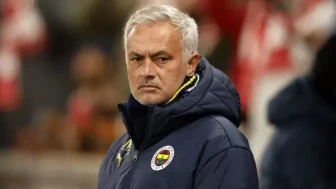 Mourinho'dan Fenerbahçe'de Şok Temizlik! 8 Yıldız İsimle Yollar Ayrılıyor