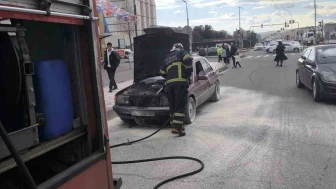 Batman’da Seyir Halindeki Otomobil Kısmen Yandı