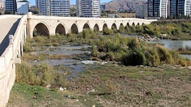 Kızılırmak’ta manzara herkesi ürküttü