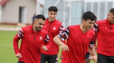 EMRE VE  MEHMET 11 BEKLİYOR