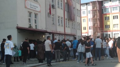 BURSLULUK SINAVINA YOĞUN KATILIM