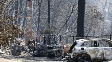 California'da Tarihin En Büyük 6. Yangını: 373 Bin Dönüm Kül Oldu