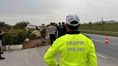 Uşak'ta Korkunç Trafik Kazası: Anne ve Oğlu Hayatını Kaybetti