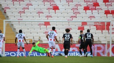 Sivasspor'da Şok Sakatlık! Yıldız Oyuncu Sakatlandı