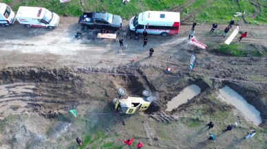 Düzce'de Off-Road Yarışlarında Heyecan Dolu Anlar: Araç Devrildi!