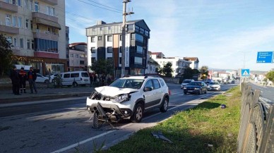 Samsun’da Motosiklete Otomobil Çarptı: 2 Ağır Yaralı