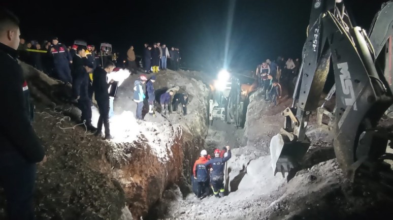 Amasya'da Kuyu Göçüğü: İki İşçi Toprak Altında Kaldı