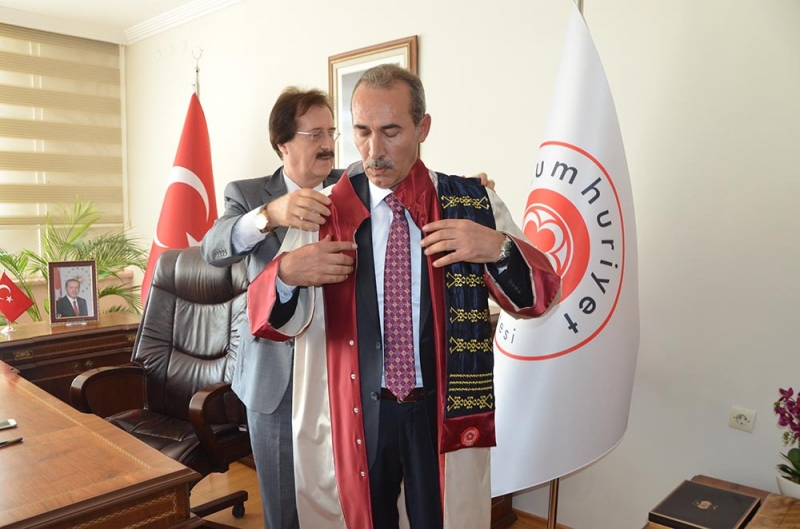 Cumhuriyet Üniversitesi Rektörlüğü'ne Prof. Dr. Alim Yıldız Atandı. (Foto: Suat Duman)