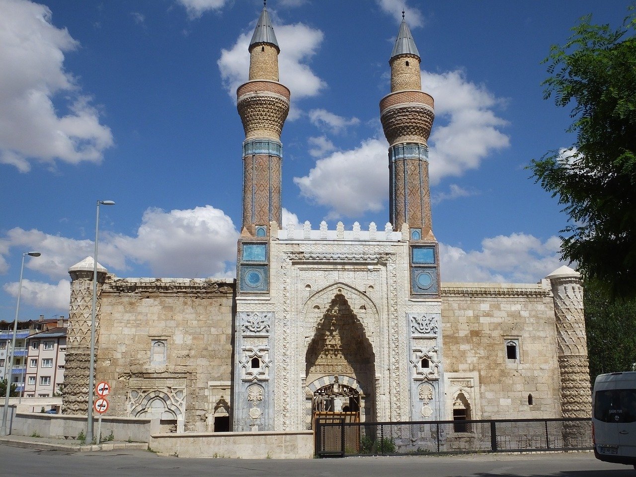 Gok-Medrese-1