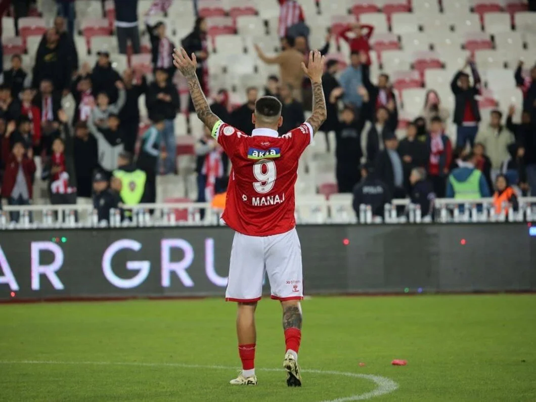 Rey Manaj Sıvasspor