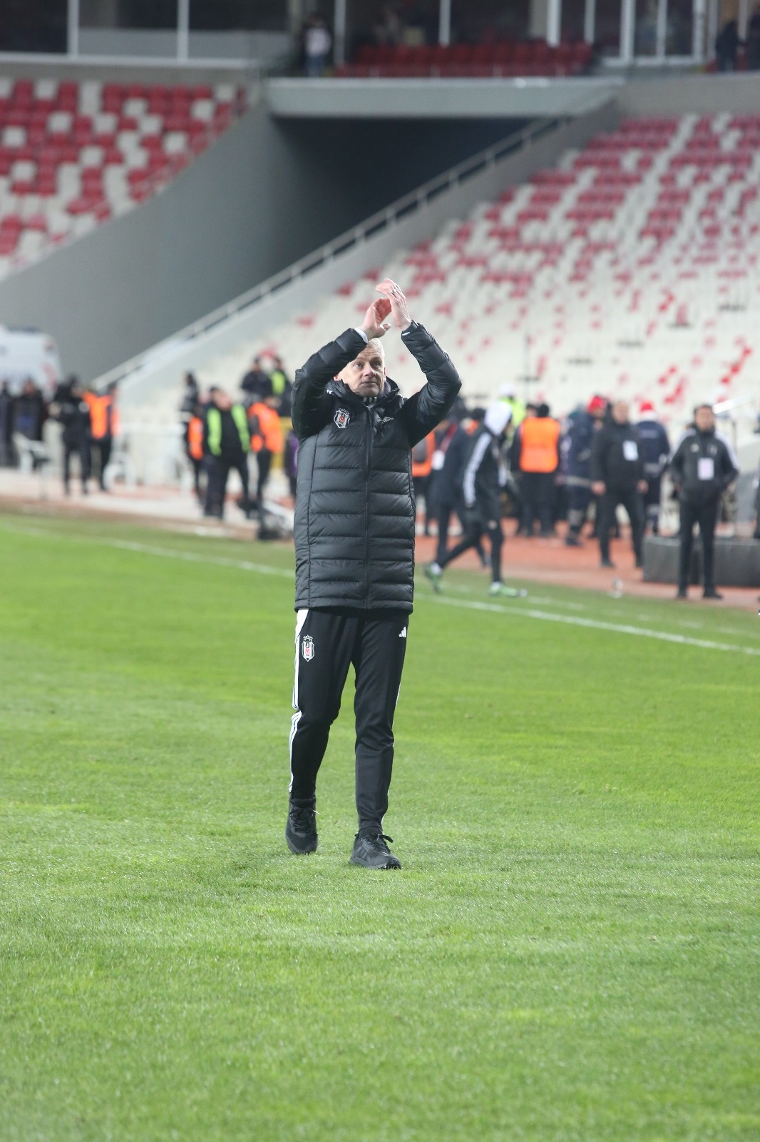 Beşiktaş Teknik Direktörü Kahve Içti Puanı Aldı 1-2