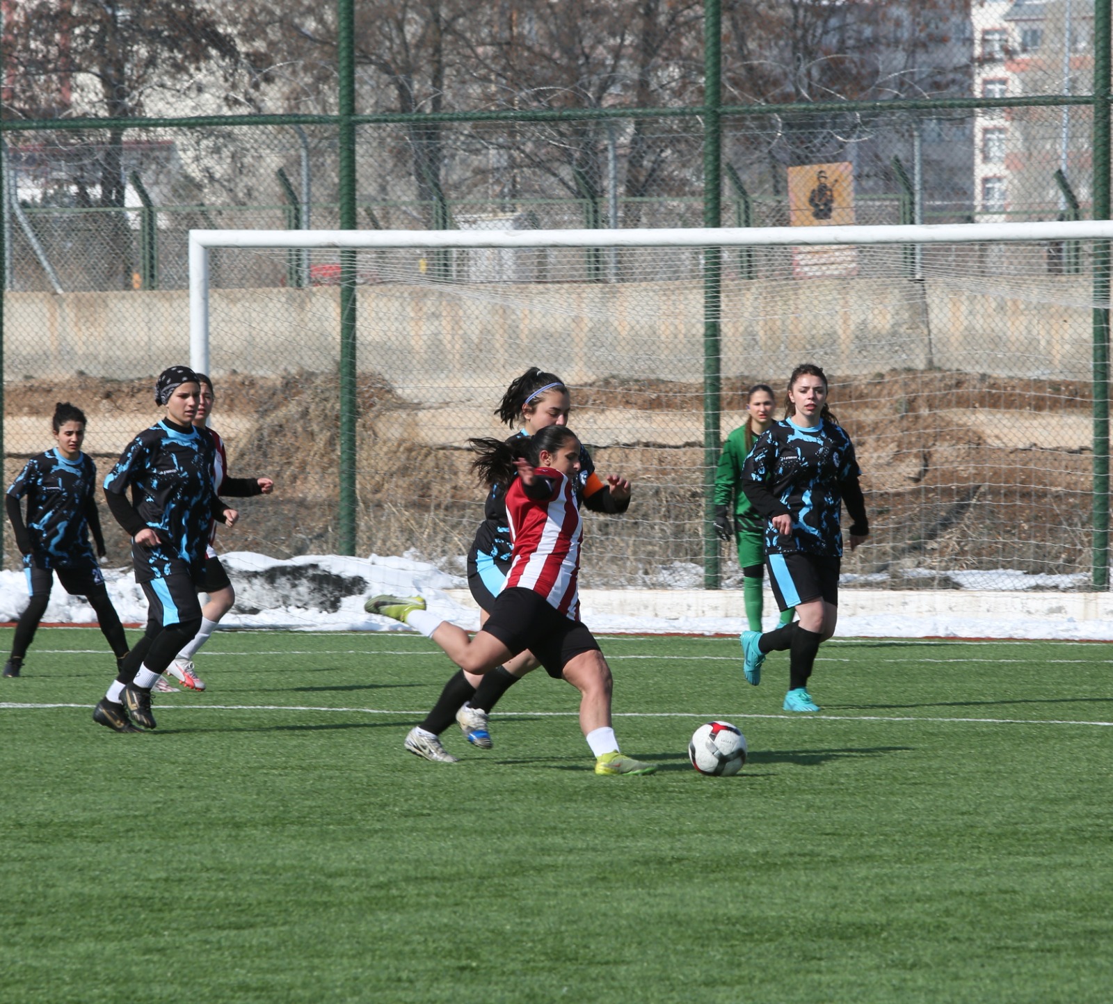 Yigido Kadinlar 13 Gol Atti Kalelerinde Gol Gormedi 9