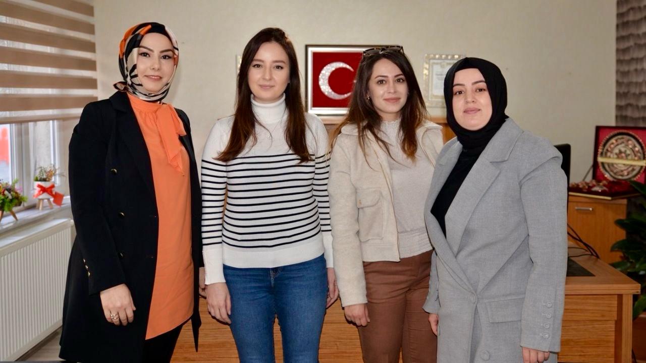 Anahtar Parti Sivas Kadin Kollari Baskanindan 8 Mart Ziyareti 6